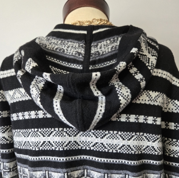 Smartwool Merino Wool Hooded Black and Gray Patterned Sweater Dress. Size 10 - Picture 6 of 11